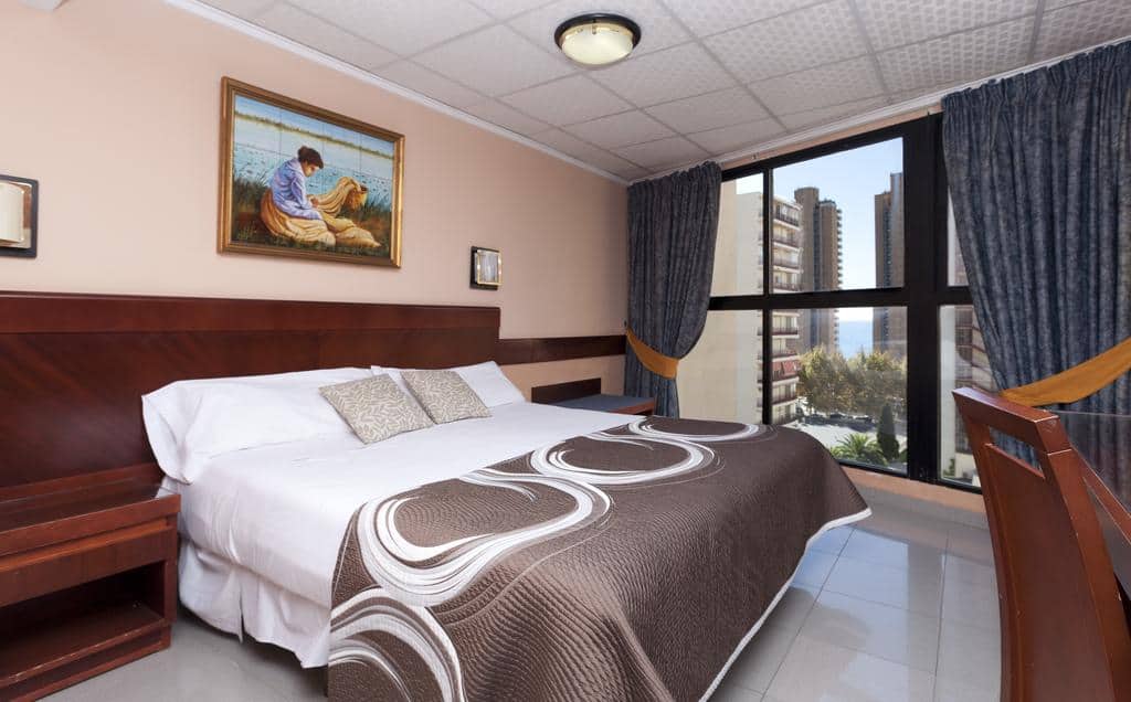 Book a room at the Hotel marina in Benidorm