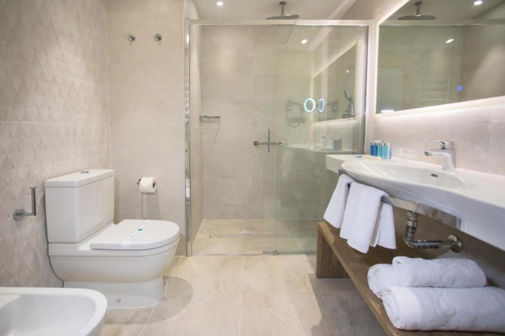 spacious bathroom at the hotel presidente, one of the best benidorm hotels