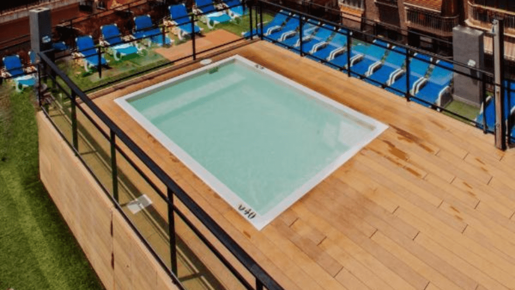 hotel cuco pool 
