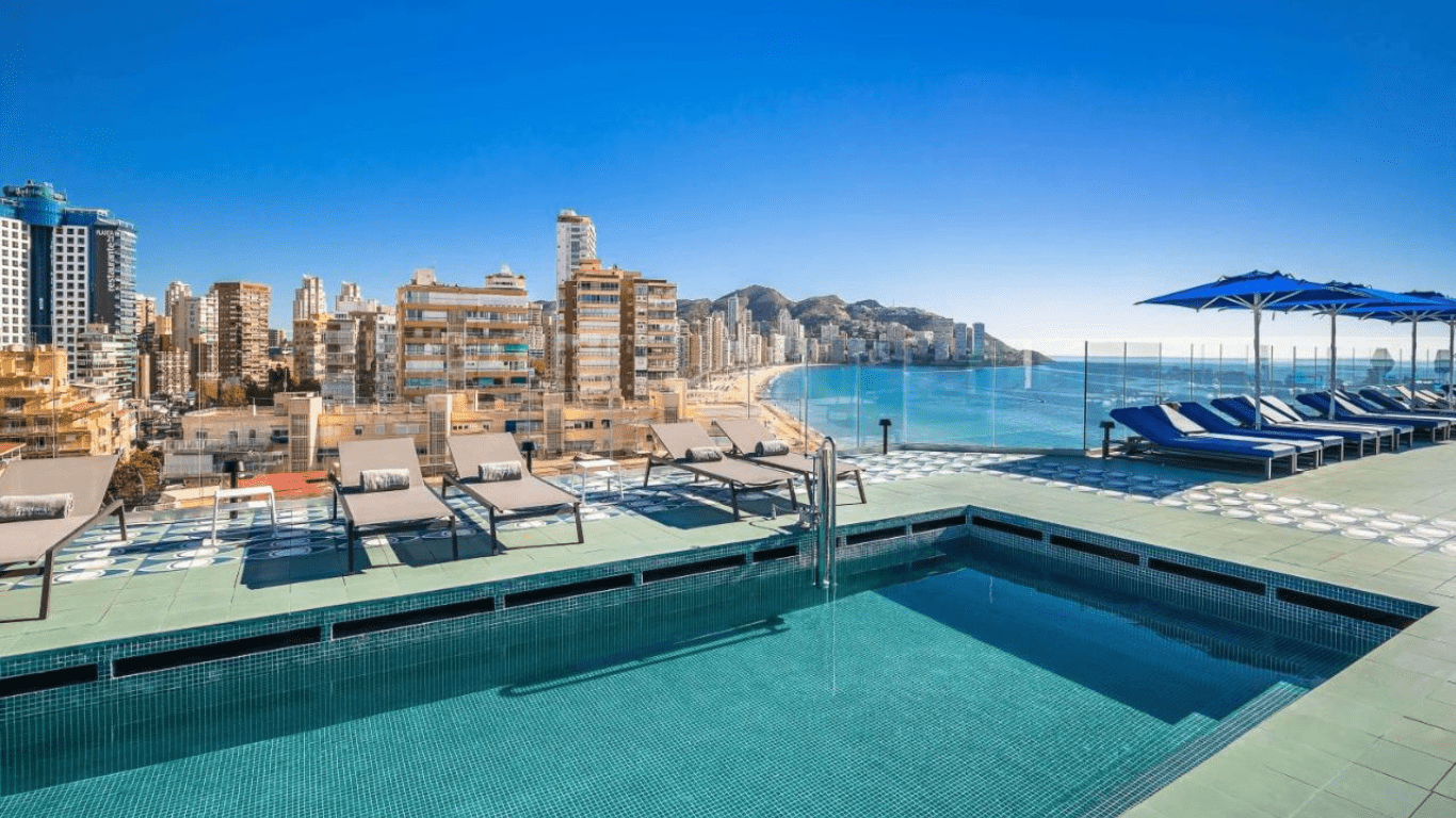 The Best Hotels with Pools in Benidorm’s Old Town and Poniente